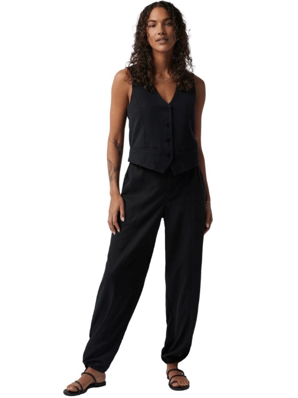 Vuori Black Lyocell Coastline Versatile Performance Jogger Pants Sz.M